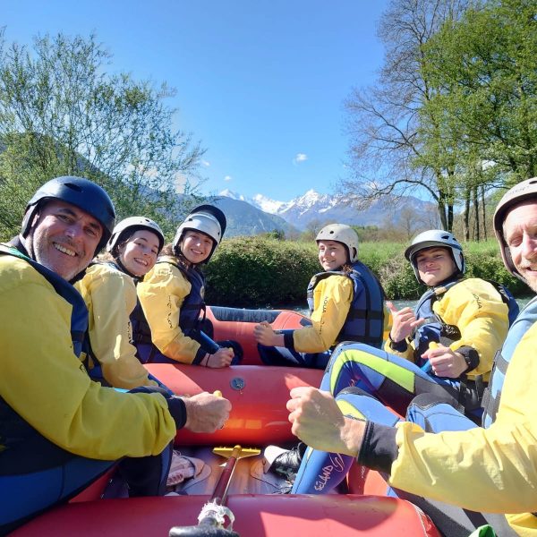 equipe sur le rafting dans les Pyrénées