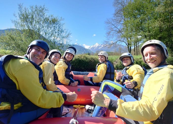 equipe sur le rafting dans les Pyrénées
