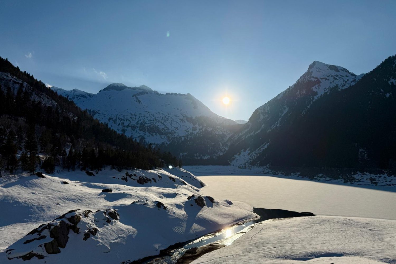 coucher de soleil dans la réserve du Néouvielle en hiver
