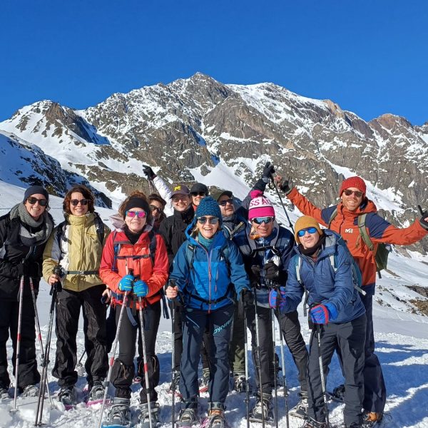 groupe particpant au séjour réveillon en raquette dans les Pyrénées